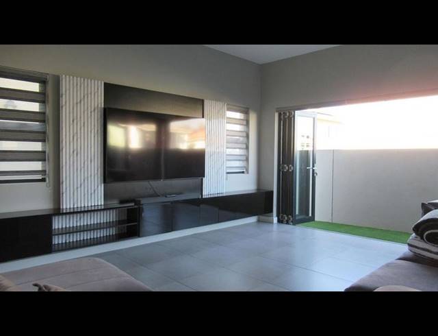 3 BEDROOM HOUSE FOR SALE IN OLIVEDALE